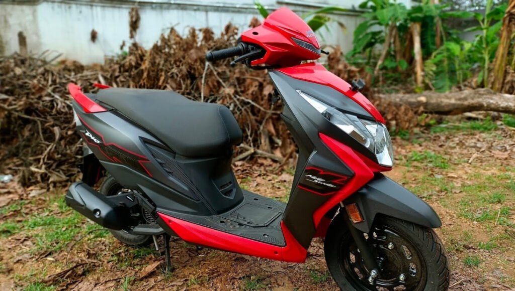 Honda Dio 2025: स्टाइल, दमदार परफॉर्मेंस और शहर में आरामदायक राइडिंग का अनुभव