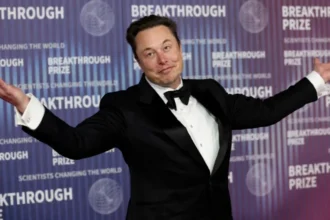 Elon Musk ने रचा इतिहास, 500 अरब डॉलर की संपत्ति पार करने वाले दुनिया के पहले इंसान