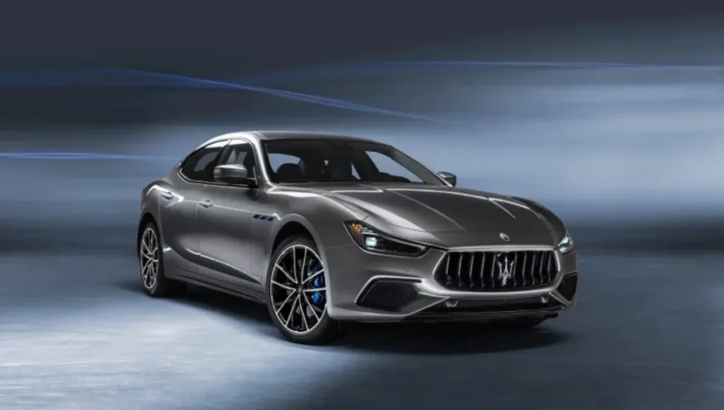 Maserati Ghibli: लग्ज़री 5-सीटर सेडान, पावरफुल इंजन और शानदार सेफ्टी फीचर्स