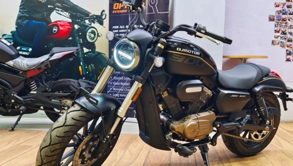 QJ Motor SRV 300: रॉयल एनफील्ड को टक्कर देने आई दमदार V-Twin क्रूजर बाइक