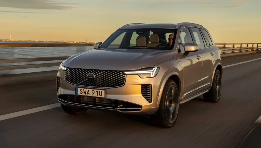Volvo XC90: लग्ज़री, पावरफुल 3-रो SUV और एडवांस्ड सेफ्टी के साथ बेहतरीन अनुभव