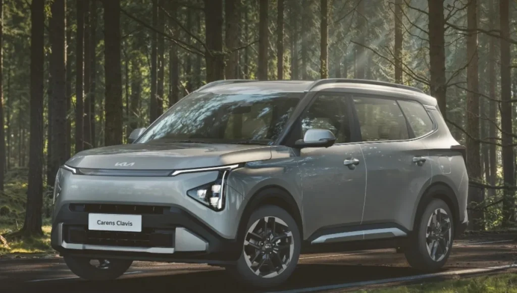 Kia Carens Clavis 2025: नई MPV डिज़ाइन, फीचर्स और पेट्रोल-डीजल विकल्प
