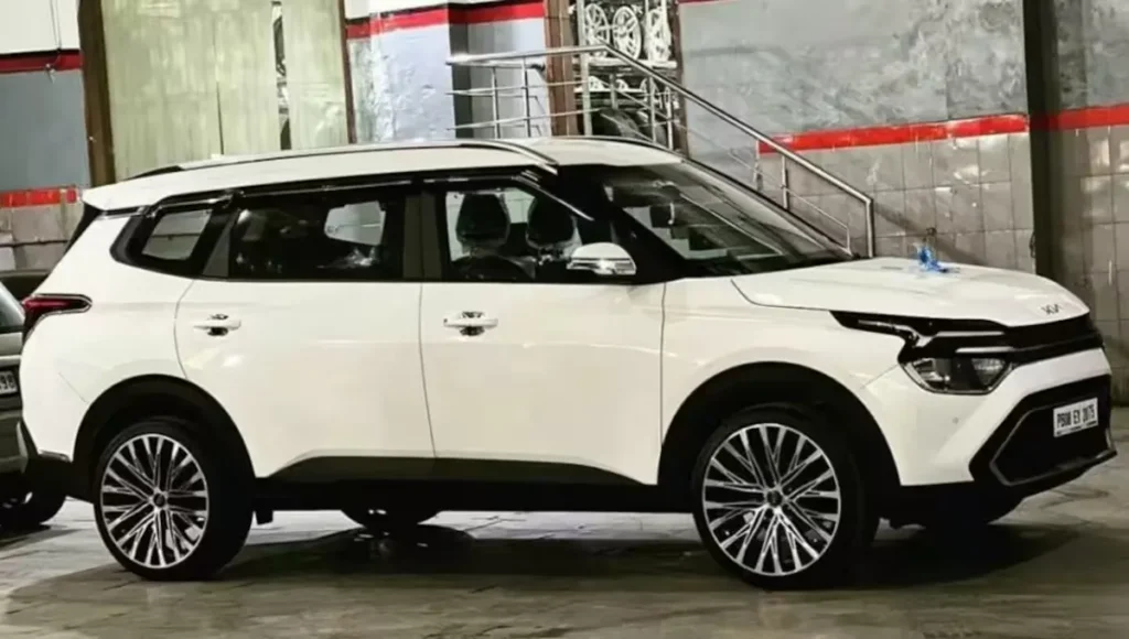 Kia Carens 2025 रिव्यू: परिवार के लिए आरामदायक, स्टाइलिश और पावरफुल MPV