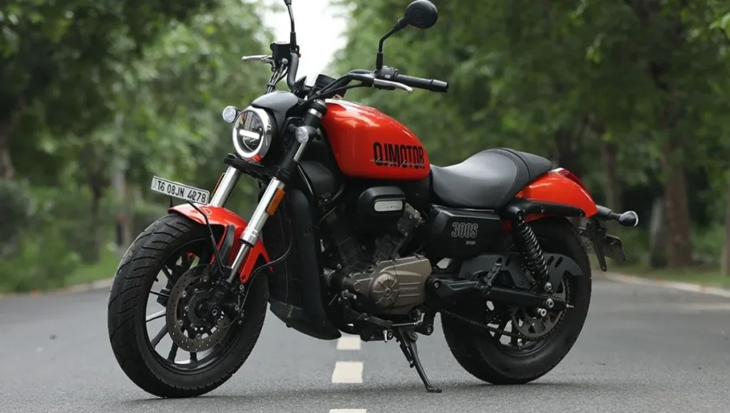 QJ Motor SRV 300: रॉयल एनफील्ड को टक्कर देने आई दमदार V-Twin क्रूजर बाइक