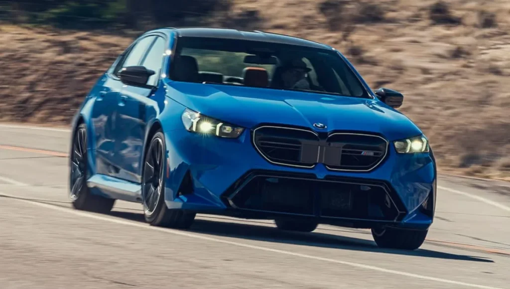 BMW M5: प्रीमियम स्पोर्टी सेडान जो देती है स्टाइल, परफॉर्मेंस और आराम