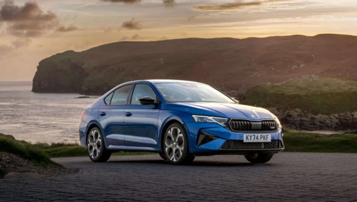 Skoda Octavia RS: स्पोर्टी लुक, दमदार परफॉर्मेंस और शानदार ड्राइविंग अनुभव का संगम